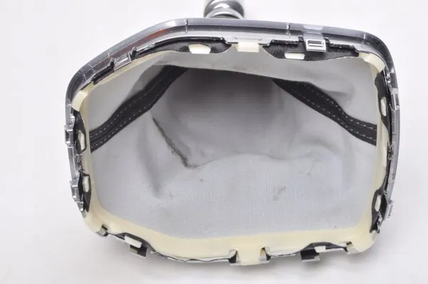 Pomo de cambios Ford Puma MK2 OEM 356787 - Usado image 9