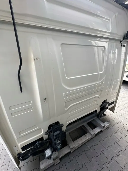 Cabine Scania R OEM 293742 - État Utilisé image 4