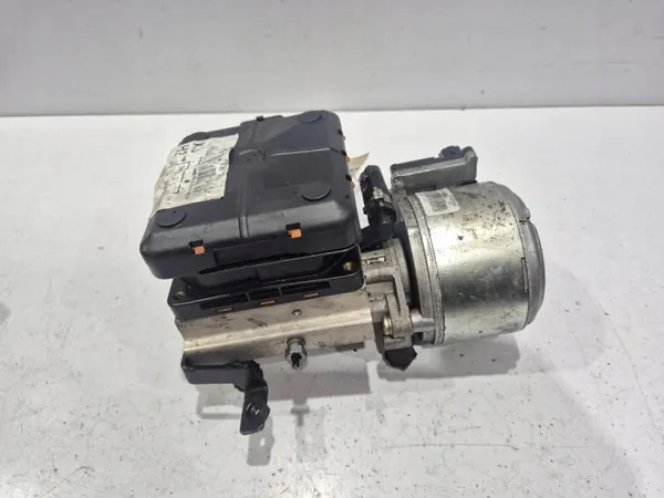 Citroen C5 Jousituspumppu OEM 9654068680 Käytetty image 2