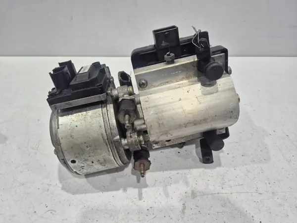 Citroen C5 Jousituspumppu OEM 9654068680 Käytetty image 8