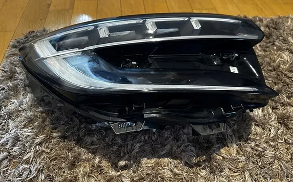 Oikea ajovalaisin Renault Austral 260103381R image 2