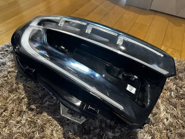 Oikea ajovalaisin Renault Austral 260103381R image 4