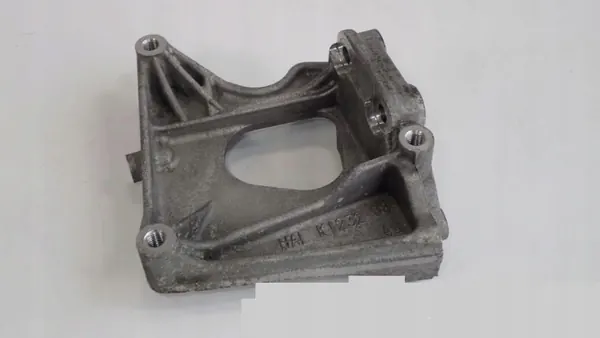 Support de Pompe 05A121079E pour Audi Q7 V12 6.0 TDI image 2