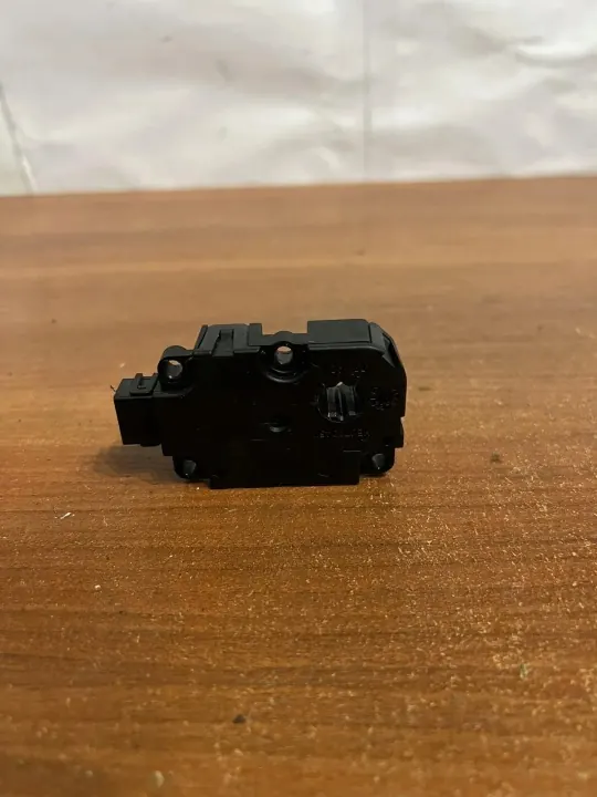 BMW D2186 luukkumoottori 3-sarja E90 2006 image 3