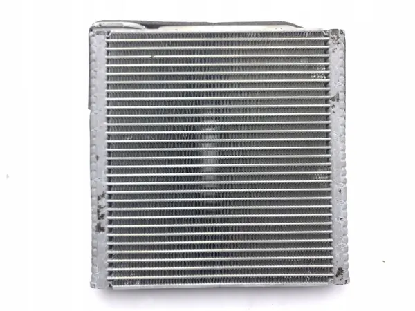 Hyundai i20 lämmönvaihdin ilmastointi OEM AMD181110 image 5