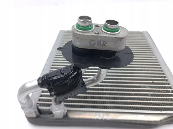 Hyundai i20 lämmönvaihdin ilmastointi OEM AMD181110 image 7