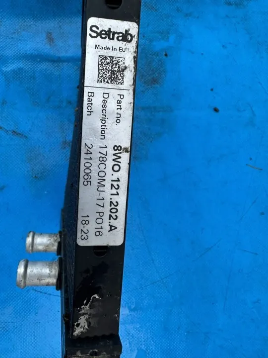 Audi OE Kühler OEM 8W0121202A - Gebraucht image 5