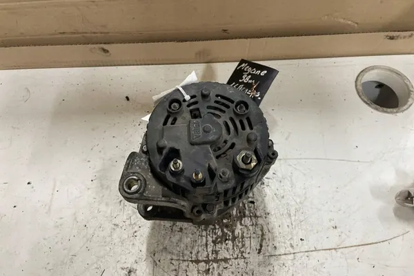 Vaihtovirtageneraattori RENAULT MEGANE II SEDAN 1.6L bensiini image 3