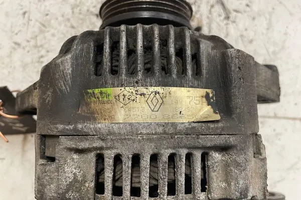 Vaihtovirtageneraattori RENAULT MEGANE II SEDAN 1.6L bensiini image 4