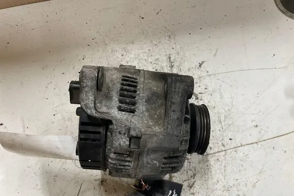 Vaihtovirtageneraattori RENAULT MEGANE II SEDAN 1.6L bensiini image 5