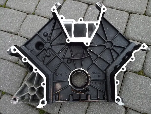 Tampa de distribuição dianteira BMW E39 M5 image 2