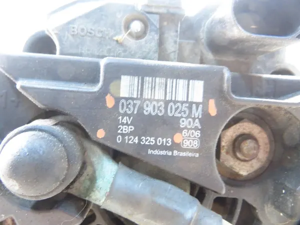 VW POLO 1.4 Vaihtovirtageneraattori Bosch 90A OEM 037903025M image 4