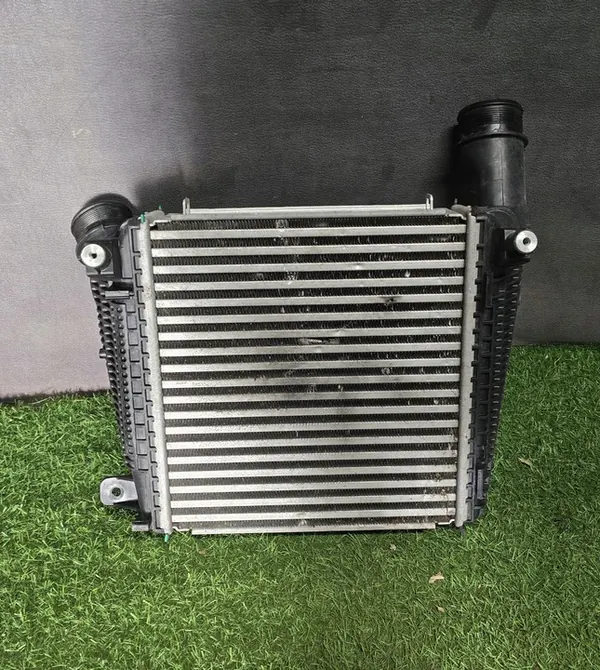 Rechter Intercooler Porsche Panamera 971 image 3