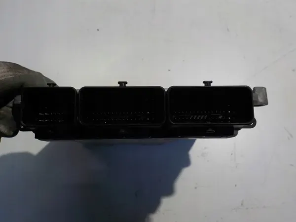 Computador Motor Renault OEM 237101754R Trafic III image 4
