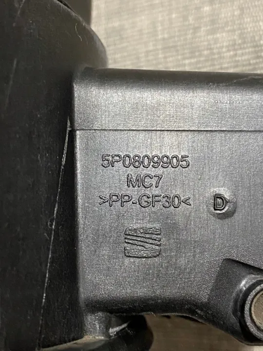 Bränslelucka OEM 5P0809905 för Seat Altea - Begagnad image 8