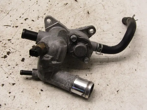 Boîtier de thermostat OEM 38030 pour Hyundai i30 image 2