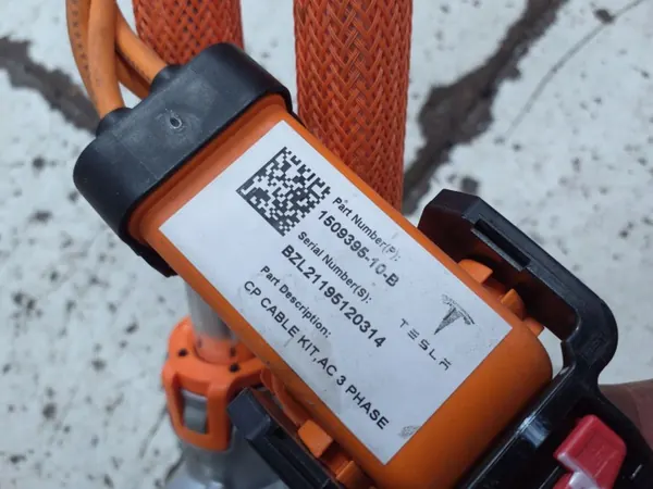 Câble Port de Charge Tesla Model 3 OEM 1509395-10-b image 6
