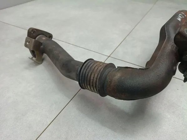 Jeep Grand Cherokee Pakoputken keräin OEM 21052111F image 5