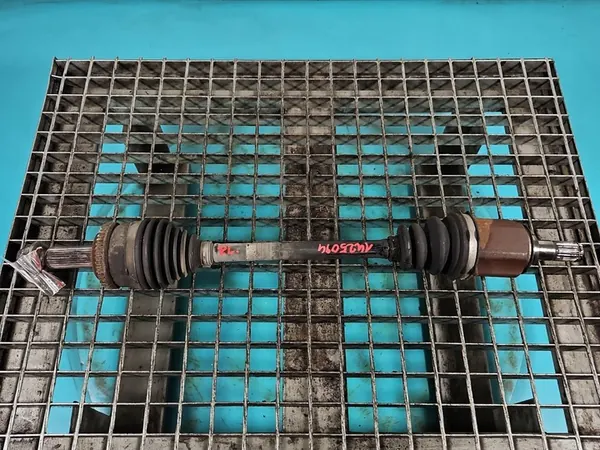 Vänster Framhjulaxel Kia Ceed I 06- 1.4 16V Manuell 5B OEM image 6