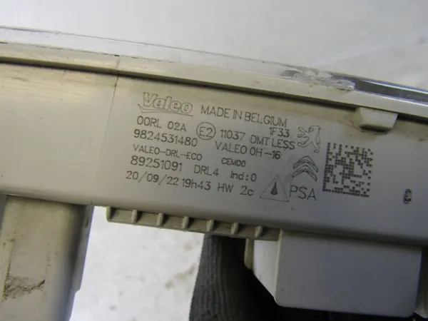 Rechte DRL-Leuchte OEM 9824531480 für Opel Zafira image 9