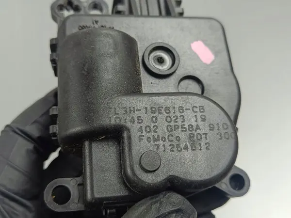 Ilmanvaihtoahtaja Ford F150 2019 FL3H19E616CB image 4