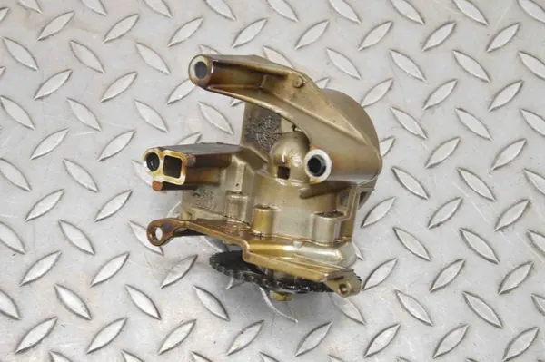 Olje pump VW Polo (6R, 6C) 1.2L 2010 03D115105G image 4