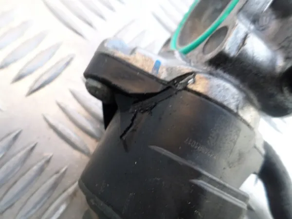 Válvula EGR Diesel Mercedes W205 W447 OM654.920 A6541405700 image 2