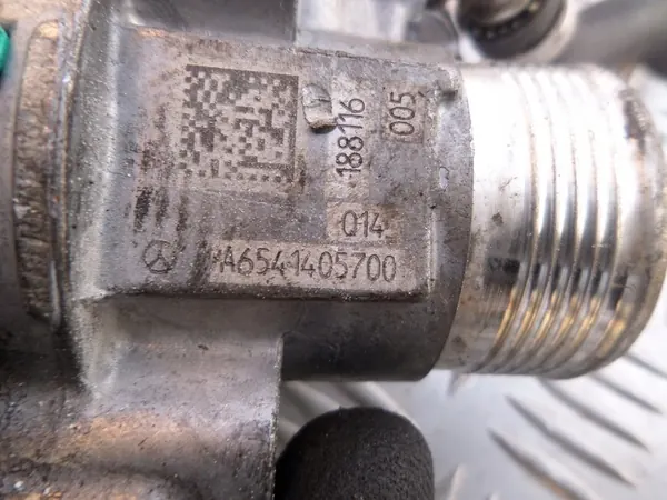 Válvula EGR Diesel Mercedes W205 W447 OM654.920 A6541405700 image 3