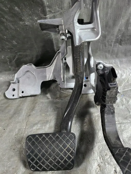 Pedales automáticos Audi A6 C8 OEM 8W1723523 8W1723140B image 6