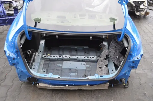 BMW F44 Gran Coupe bakskärm OEM 421703 image 8