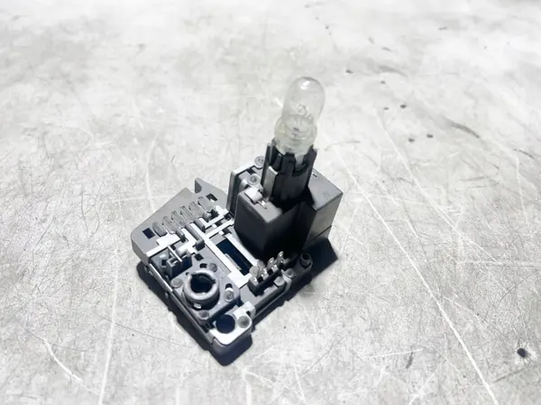 Conector faro trasero Audi OE 4F9945221A usado image 2