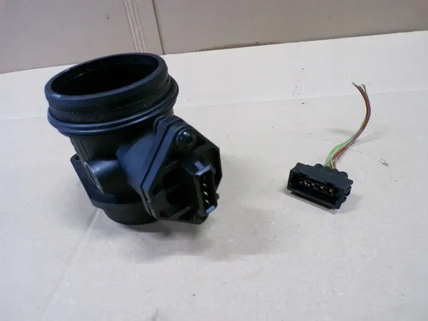 AUDI A4 B5 1.8T Luftmengenmesser 058133471A image 5