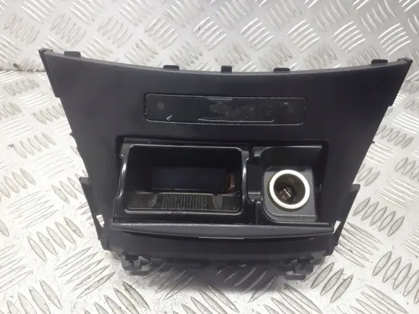 Asbak Toyota OEM 8395005010 voor Avensis T27 1.6 VVT-i image 3