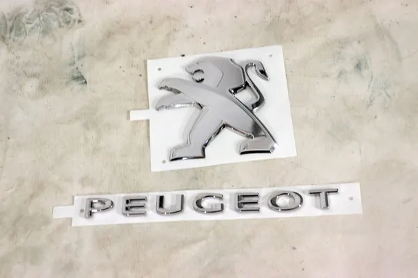 Emblema de logo do porta-malas traseiro - Peugeot 308 II image 3