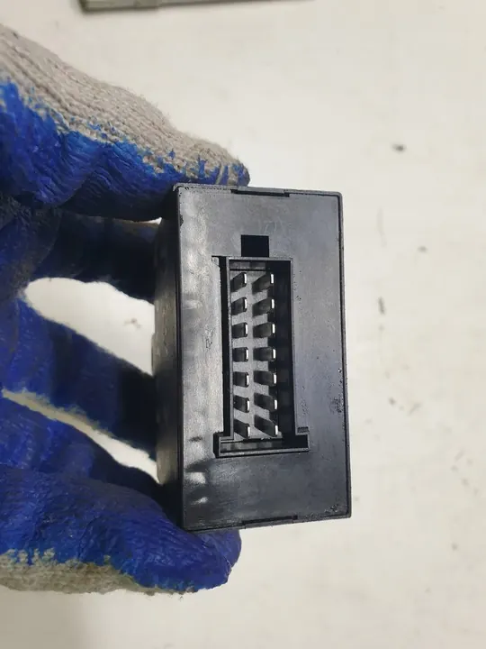 Módulo de Relé Opel Astra H Kombi 321212 image 3