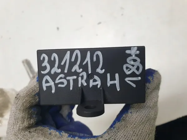 Módulo de Relé Opel Astra H Kombi 321212 image 4