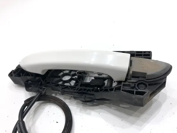 Vasen takaluukun ulkokahva VW CC B7 2011-2016 image 2