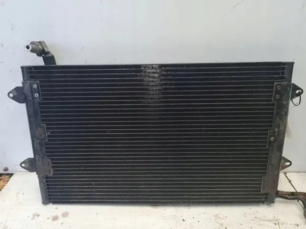 Condenseur A/C VW OEM 1H0820413 pour Golf III 1.9L Diesel image 2