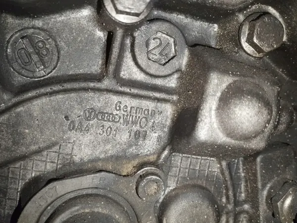 6-vaihteinen vaihteisto Audi VW Skoda Seat 1.6 TDI 0A4301107H image 3