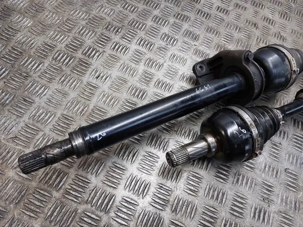 Front Left & Right Driveshaft Mitsubishi Carisma I 1.9 DID MR912135 MR912136 image 2