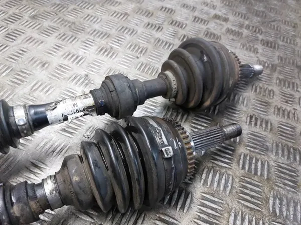 Front Left & Right Driveshaft Mitsubishi Carisma I 1.9 DID MR912135 MR912136 image 4