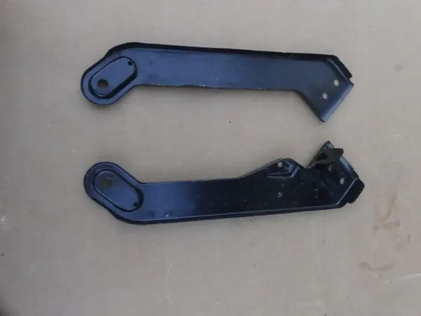 Suporte de Farol Esquerdo VW Arteon OEM image 2