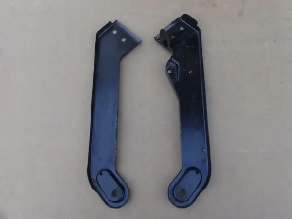 Suporte de Farol Esquerdo VW Arteon OEM image 3