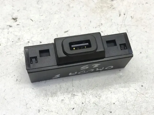 Puerto USB OEM 703000542AA para Chery Omoda 5 image 2
