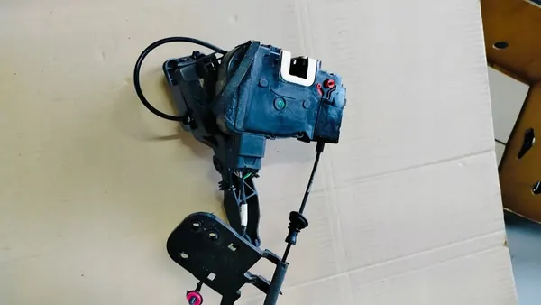 Bakre Höger Dörrlås Kia Venga 2009-2019 OEM 81420-1P000 image 2