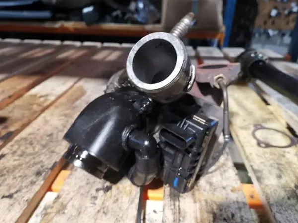 Turbo OEM 059145722R pour Audi Q7 3.0L Diesel image 3