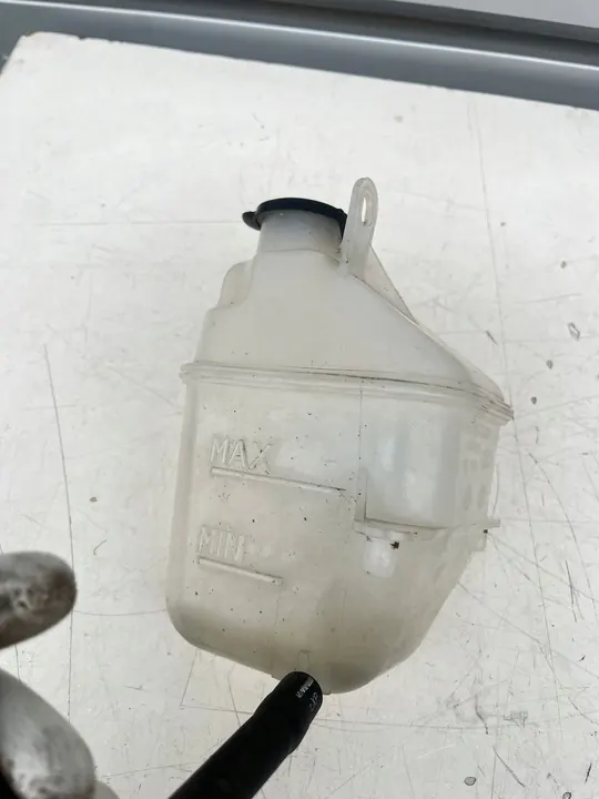 Mini OE Kühlmittelbehälter image 3