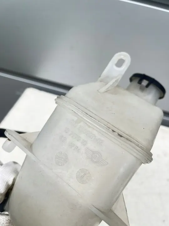 Mini OE Kühlmittelbehälter image 4