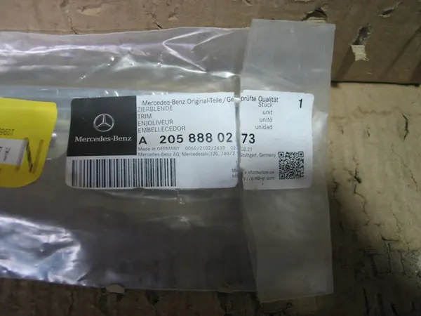 Mercedes-Benz OE A2058880273 listello griglia sinistra image 6