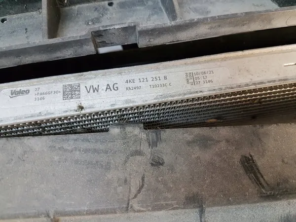 Conjunto de radiadores Audi E-Tron 50 55 8W0959455T image 2